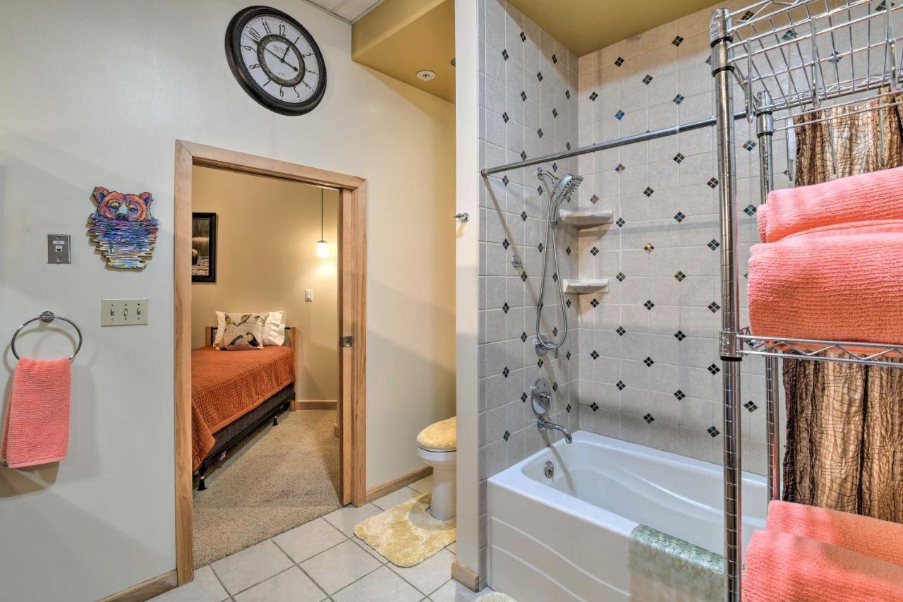 Idyllic Dtwn Anchorage Condo With Fireplace! Екстериор снимка