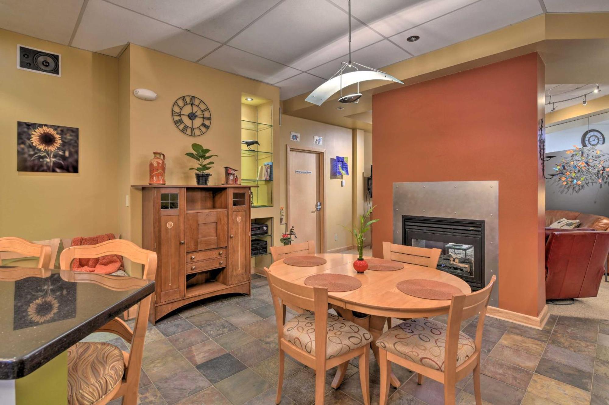 Idyllic Dtwn Anchorage Condo With Fireplace! Екстериор снимка